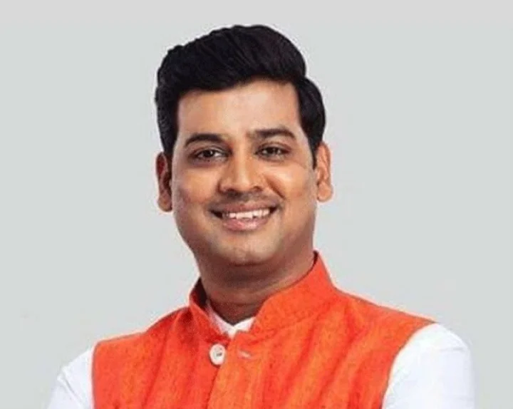 Controversy over entry into the sanctum sanctorum of Mahakaleshwar