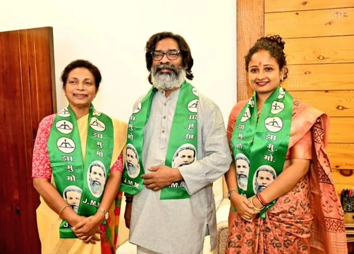 Jharkhand Assembly Election 2024 :  झारखंड की सियासत में बड़ा उलटफेर, लुईस मरांडी और कुणाल सारंगी JMM में शामिल
