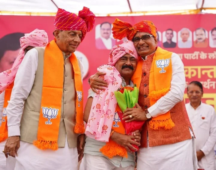 Former minister Deepak Joshi joins BJP