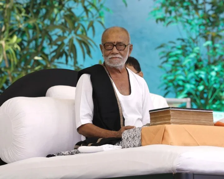 Morari Bapu raised 60 crores from Ram Katha