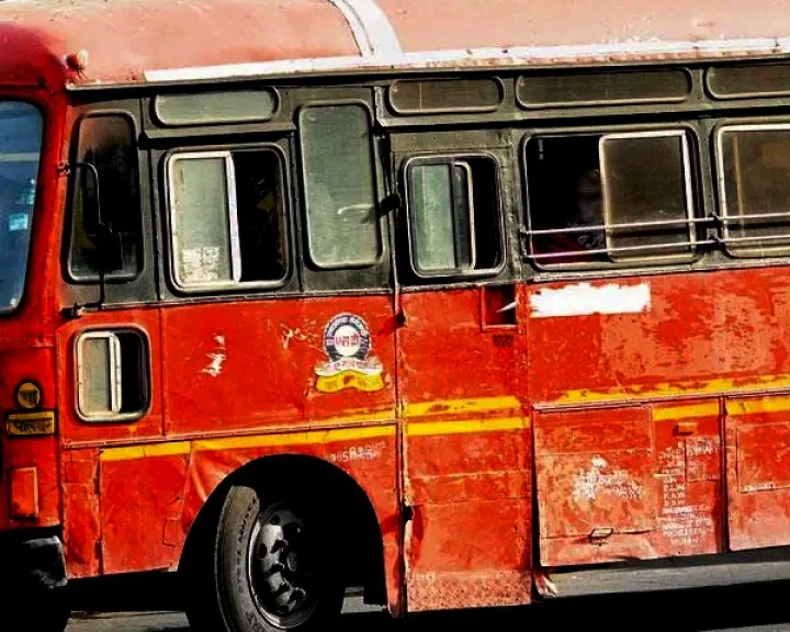 Big accident was averted in Pune due to presence of mind of bus driver