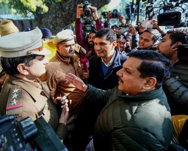 AAP leaders stopped outside Delhi CM House