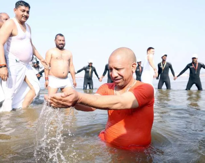 yogi in prayagraj mahakumbh