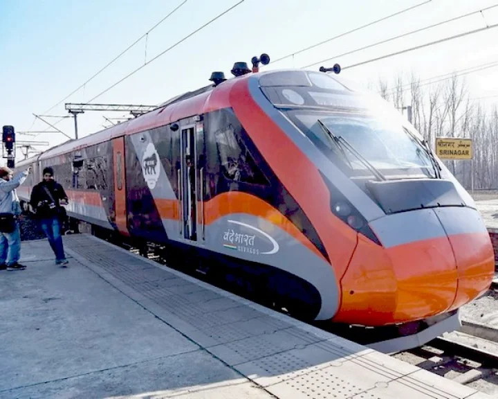 Vande Bharat Express train reached Kashmir