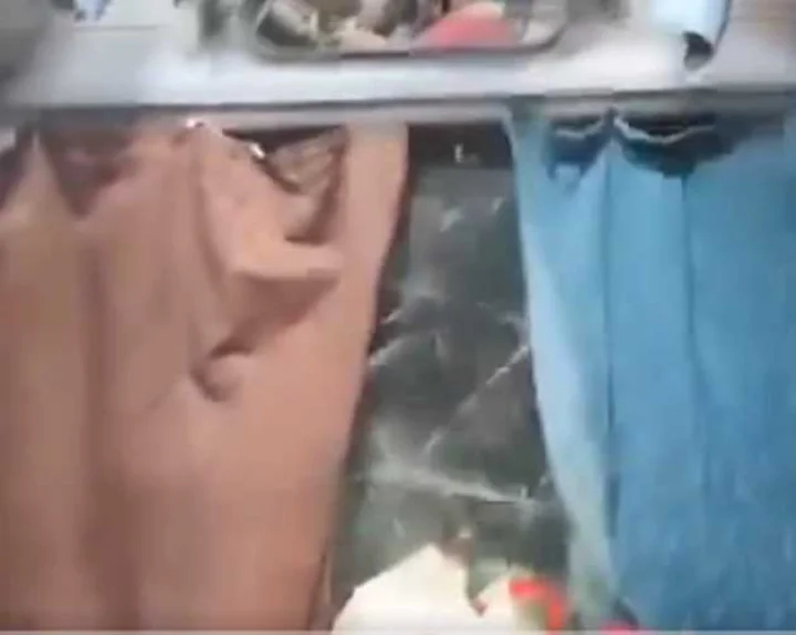 stone pelting on prayagraj train