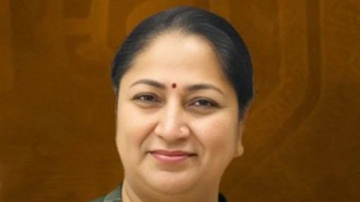 रेखा गुप्ता यांची दिल्लीच्या मुख्यमंत्रीपदी निवड, योगी-प्रवेश वर्मा, आतिशी-केजरीवाल यांच्यासह या नेत्यांनी केले अभिनंदन