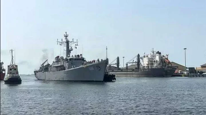 2 Iranian warships arrive in Mumbai
