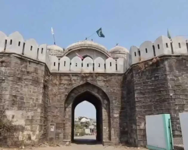 aurangzeb tomb