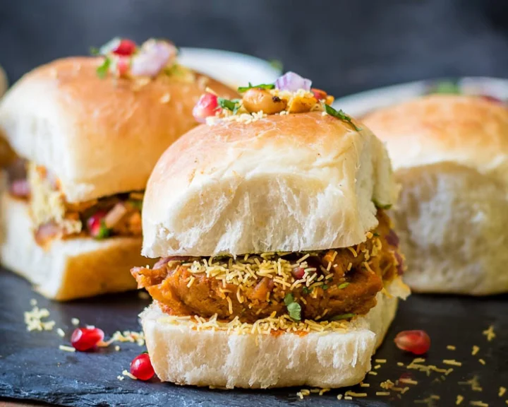 Dabeli origin debate