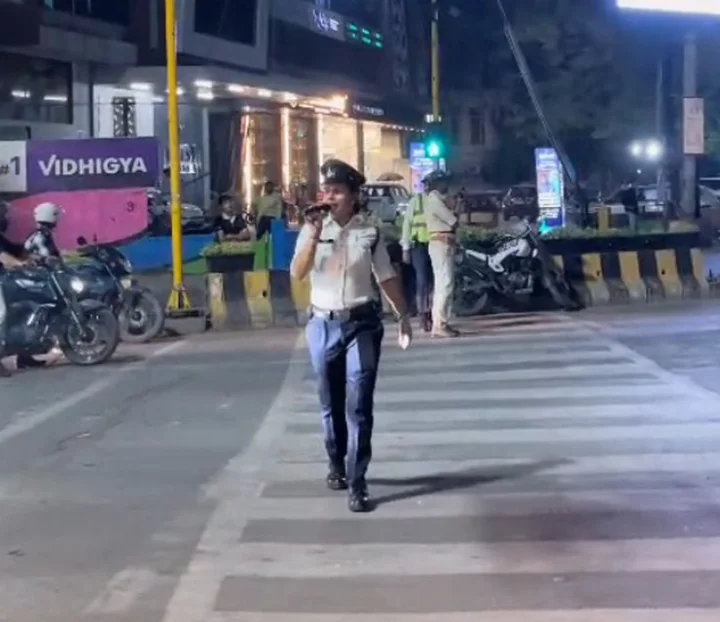 traffic Awareness : सोनाली सोनी का अनोखा अंदाज इंदौर को ट्रैफिक मैनेजमेंट में बनाएगा नंबर वन