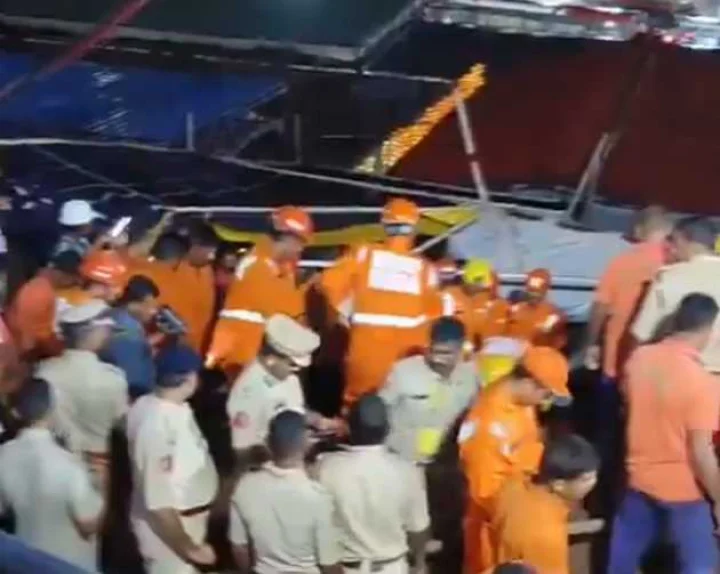7 people died due to wall collapse in temple in Andhra Pradesh
