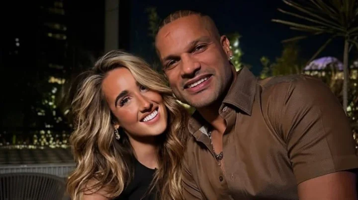 शिखर धवनने सोफी शाइनशी साखरपुडा केला