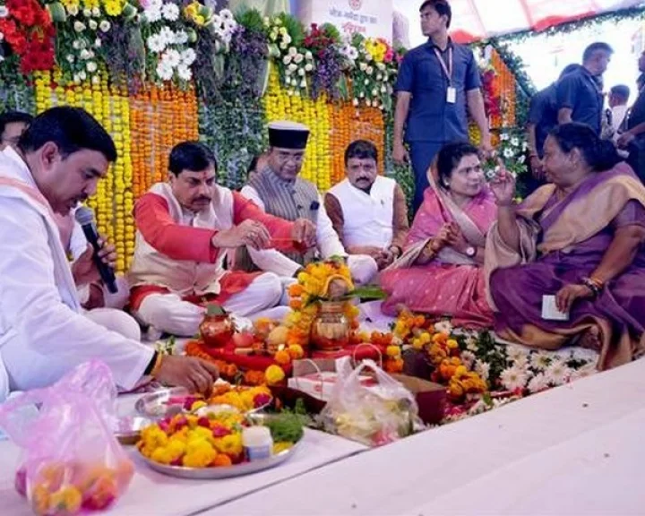 Chief Minister Dr Mohan Yadav virtually inaugurated solar power plant in Neemuch