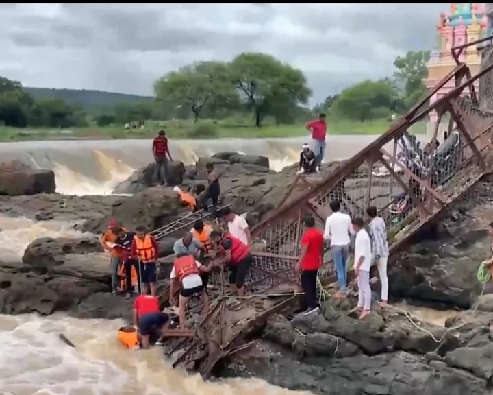 pune bridge collapse