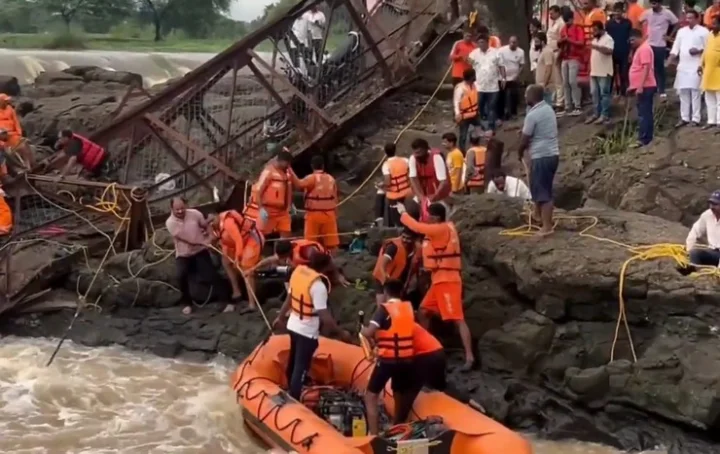 pune bridge collapse