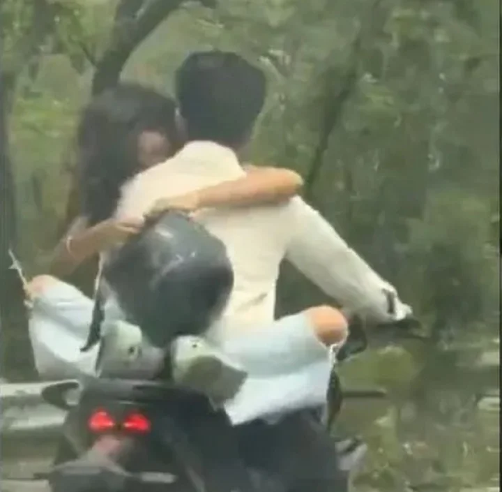 Romance on a moving bike