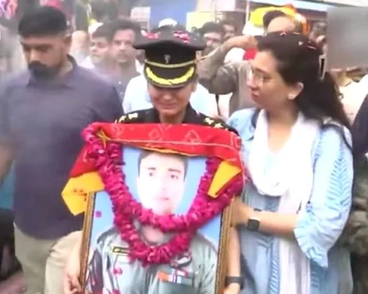 Pilot Rajveer Singh Chauhan last rites