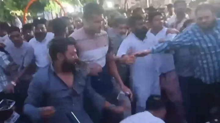 Fight between Congress workers in Bhopal
