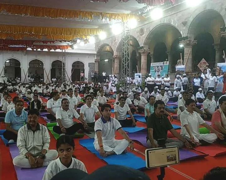 yoga in indore rajwada