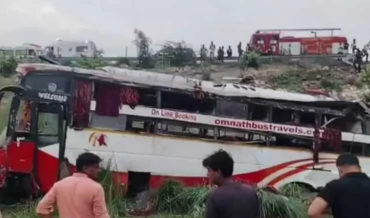 A bus going from Bihar to Delhi fell into a ditch