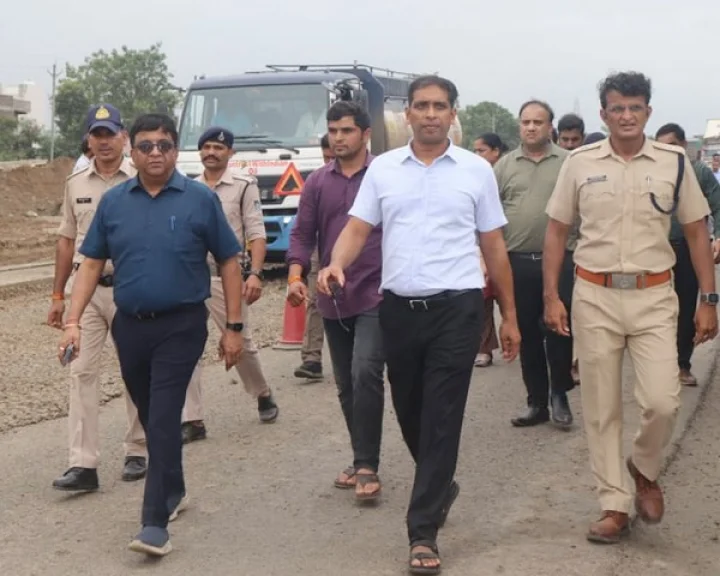 Collector Ashish Singh inspected Indore Bypass traffic arrangements