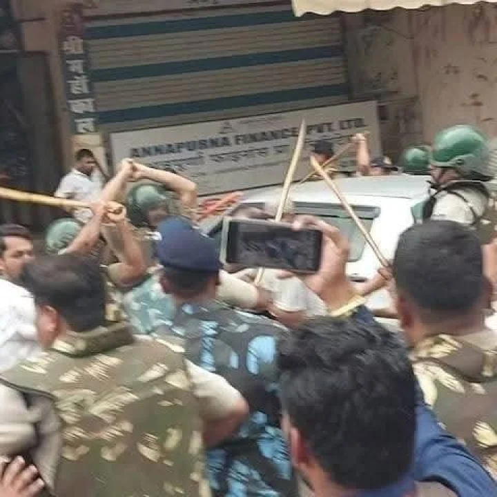 Police lathicharge in Harda Kshatriya Hostel