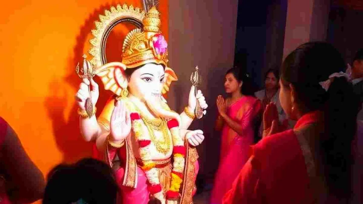 महाराष्ट्रात १० दिवसांचा गणेशोत्सव मोठ्या थाटामाटात सुरू झाला
