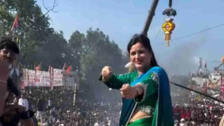 नवनीत राणांची पुष्पा स्टाईल व्हायरल
