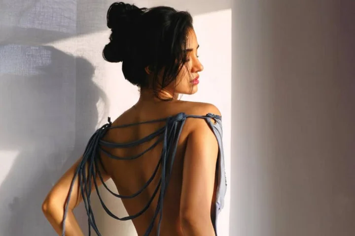 बैकलेस स्ट्रैपी ड्रेस में दिशा पाटनी का कातिलाना अंदाज, बोल्ड अदाओं से बढ़ाया इंटरनेट का तापमान