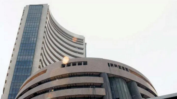 There was a slight change in Sensex and Nifty of stock market