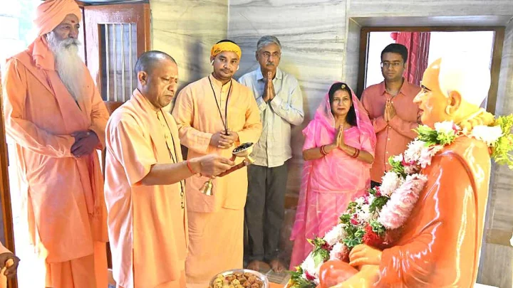 Yogi Adityanath at Gorakhnath temple