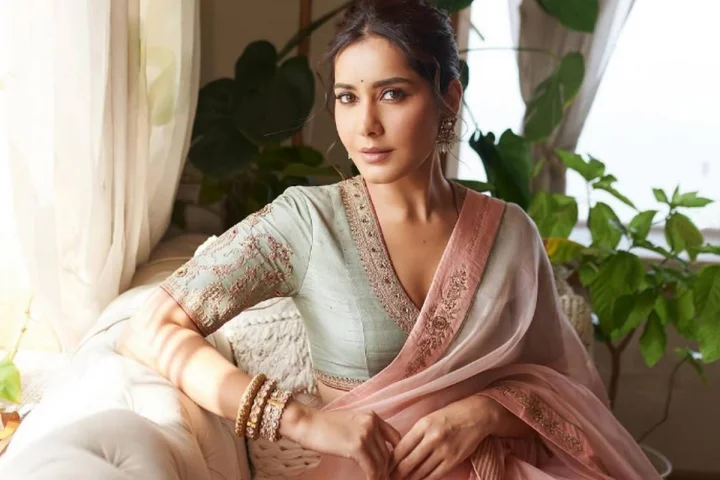 Raashii Khanna festive look