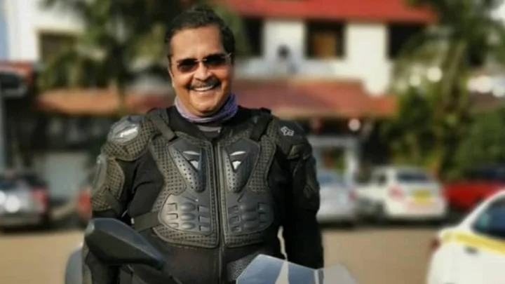 71 वर्षीय टिकू तलसानिया यांनी मानसी पारेख सोबत बाईकवर स्टंट केले, पोलिसांनी गुन्हा दाखल केला