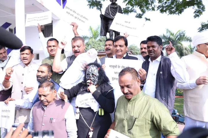 The winter session of the Madhya Pradesh Assembly begins with a tumultuous start