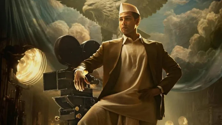 सिद्धांत चतुर्वेदी भारतीय चित्रपटसृष्टीतील दिग्गज व्ही. शांतारामची भूमिका साकारणार, पहिला लूक पोस्टर प्रदर्शित