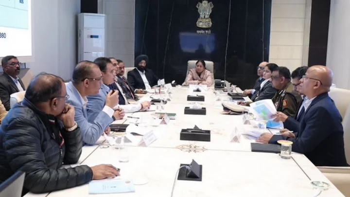 प्रदूषण को लेकर दिल्ली कैबिनेट का बड़ा फैसला, 800 फैक्ट्रियां होंगी बंद, 411 को दिया क्लोजर नोटिस