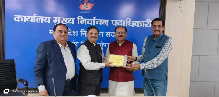 मध्यप्रदेश में SIR पर सियासी महाभारत,अनमैप्ड और वोटर्स को शिफ्ट करने पर सवाल, कांग्रेस बोलीं, वोट चोरी का षड्यंत्र