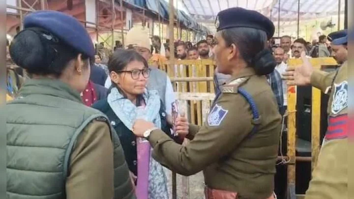 सीधी की आदिवासी बेटी अनामिका का डॉक्टर बनने का सपना होगा साकार