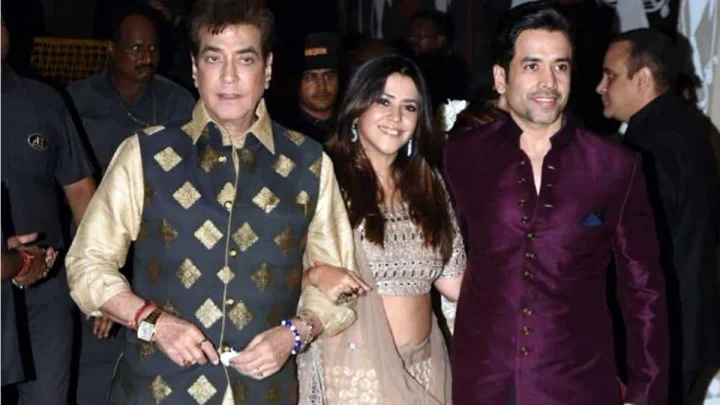 अभिनेते जितेंद्र आणि तुषार कपूर यांनी मुंबईतील ११ मजली व्यावसायिक इमारत ५५९ कोटींना विकली