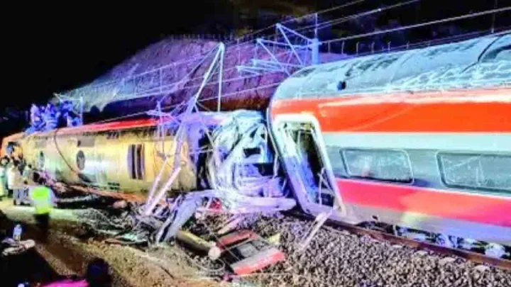 स्पेन में 2 हाईस्पीड ट्रेनों की टक्कर में 21 की मौत, जानिए क्या है इस दर्दनाक हादसे की वजह?
