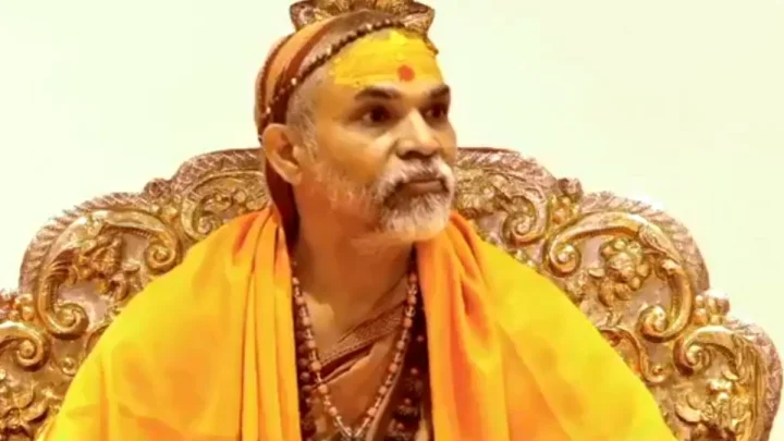 माघ मेला विवाद में क्यों घिरे शंकराचार्य अविमुक्तेश्वानंद? जानिए उमाशंकर से शंकराचार्य बनने तक का सफर
