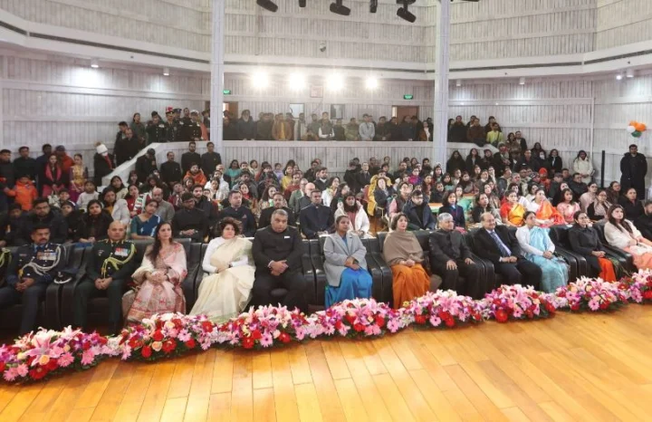 चीन में गूंजा वंदे मातरम और भारत माता की जय, बीजिंग और शंघाई में फहरा तिरंगा