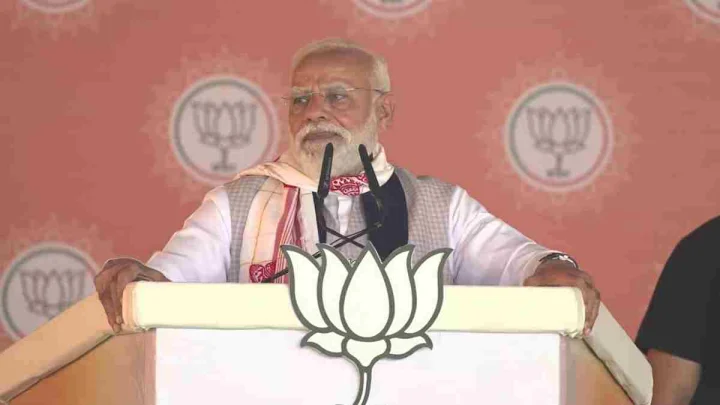 असम में पीएम मोदी का कांग्रेस पर हमला, घुसपैठिया बोलने पर होगी जेल