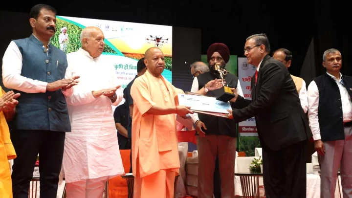 Yogi Adityanath honored scientists