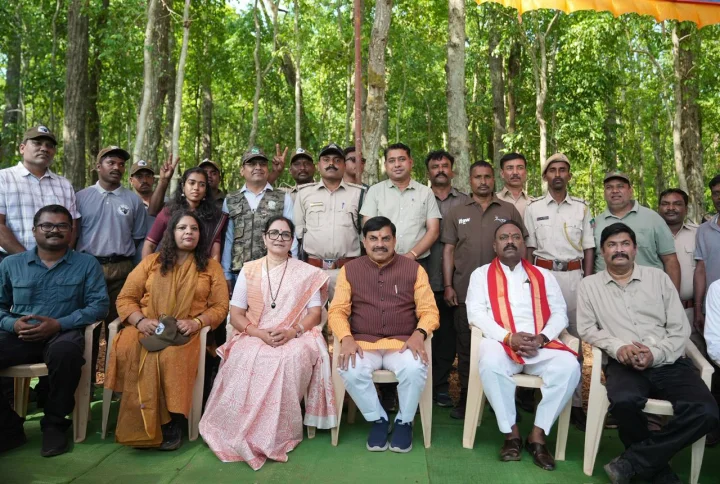 मुख्यमंत्री डॉ. मोहन यादव ने कान्हा टाइगर रिजर्व में छोड़े 4 जंगली भैंसे,ईको-सिस्टम के साथ-साथ टूरिज्म पर होगा सकारात्मक असर