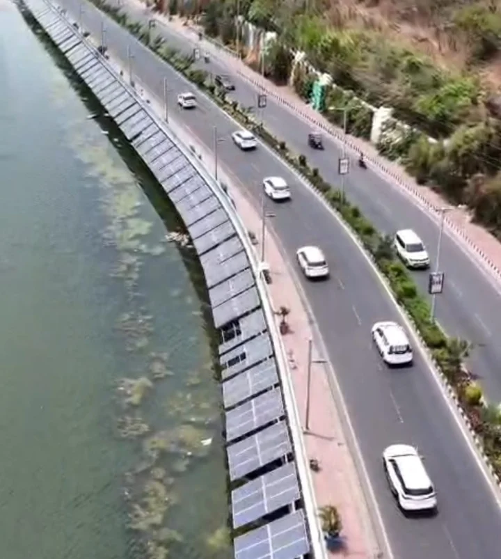 Only a few vehicles in the convoy of CM Dr. Mohan Yadav