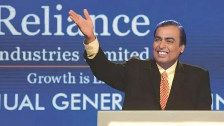 Reliance ने कीं 1 लाख से ज्यादा नई भर्तियां, ग्रीन एनर्जी से 2 लाख रोजगार की उम्मीद