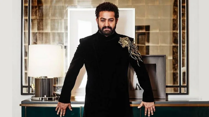 रिकॉर्ड-ब्रेकिंग फैनबेस और गजब की सादगी, जानें क्यों जूनियर एनटीआर सिर्फ सुपरस्टार नहीं, बल्कि हैं लोगों के 'दिलों के राजा'