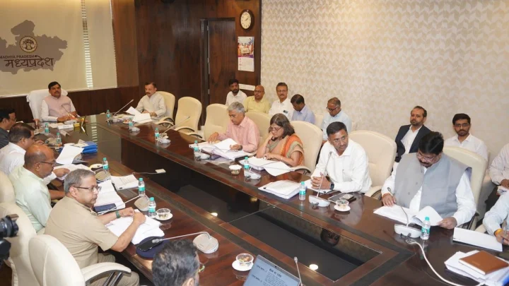 मध्यप्रदेश में सार्वजनिक परिवहन को नई रफ्तार, इंदौर बनेगा बस ऑपरेशन का हब,