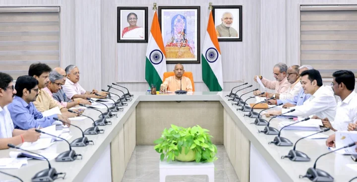 UP में आउटसोर्स कर्मचारियों के लिए बड़ा बदलाव: योगी सरकार लाएगी पारदर्शी और टेक्नोलॉजी आधारित नई व्यवस्था